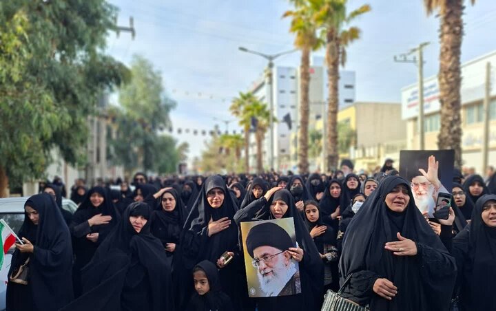 خروش مردم ولایتمدار زاهدان در پی شهادت رهبر معظم انقلاب اسلامی