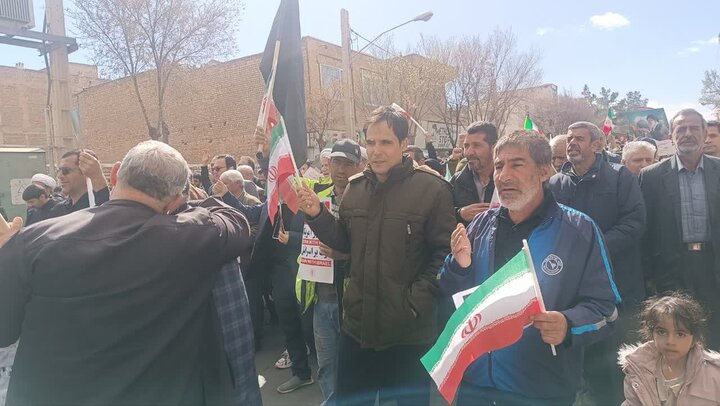 تصاویر/محکومیت اقدامات تروریستی آمریکا و اسرائیل در پی به شهادت رساندن رهبر انقلاب در دلیجان