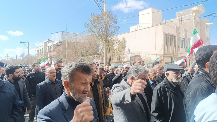 تصاویر/محکومیت اقدامات تروریستی آمریکا و اسرائیل در پی به شهادت رساندن رهبر انقلاب در دلیجان