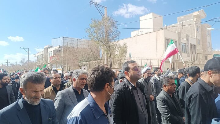 تصاویر/محکومیت اقدامات تروریستی آمریکا و اسرائیل در پی به شهادت رساندن رهبر انقلاب در دلیجان