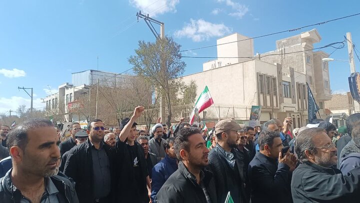 تصاویر/محکومیت اقدامات تروریستی آمریکا و اسرائیل در پی به شهادت رساندن رهبر انقلاب در دلیجان
