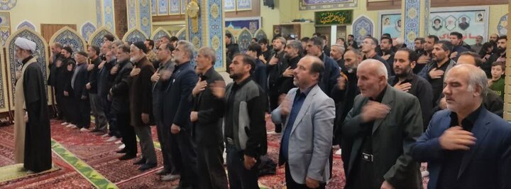 تصاویر / تجمع مردم داغدار در مسجد جامع شهر قهاوند