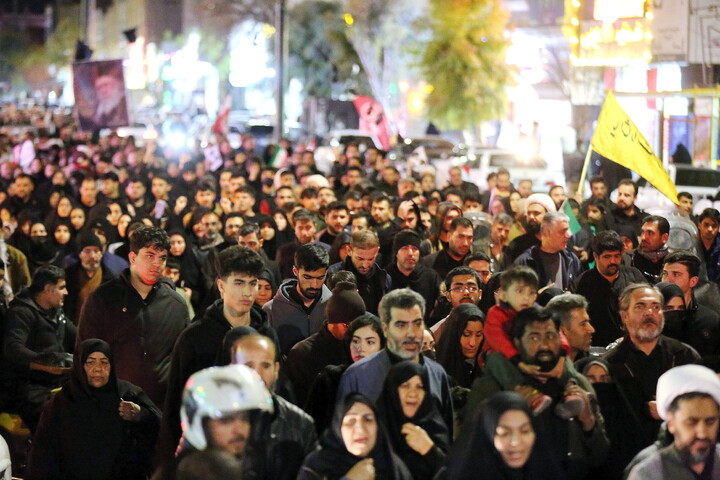 تصاویر/ تجمع سوگوارن رهبر شهید انقلاب در میدان توحید قم