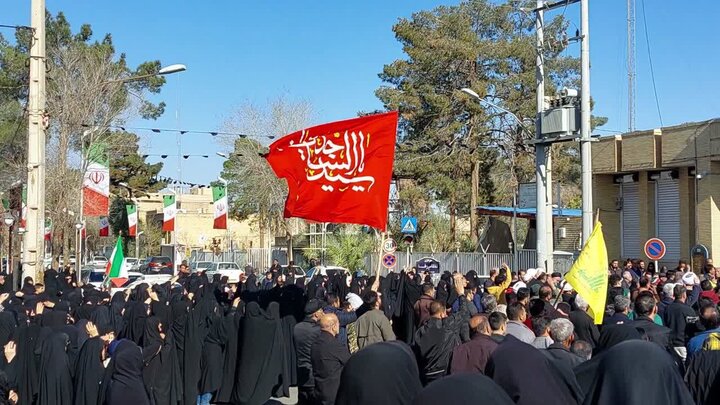 تصاویر/ اندوه مردم دارالشهدای آران وبیدگل درسوگ رهبرشهید انقلاب
