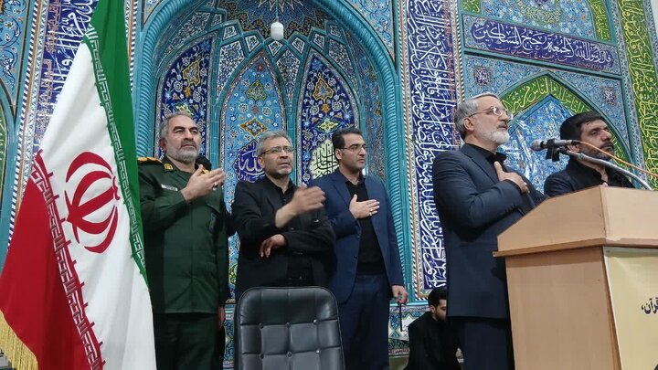 تصاویر/ اندوه مردم دارالشهدای آران وبیدگل درسوگ رهبرشهید انقلاب