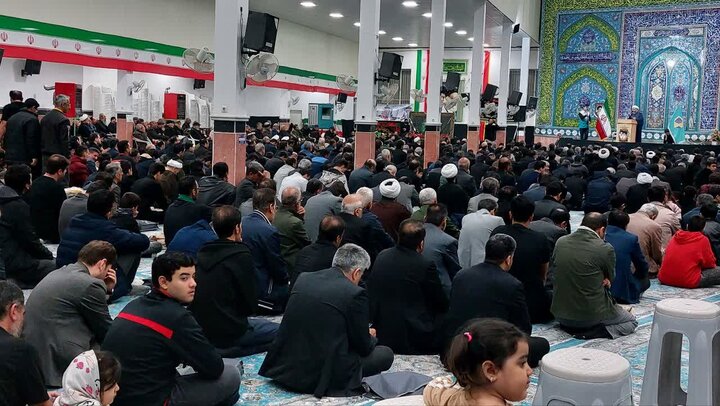 تصاویر/ اندوه مردم دارالشهدای آران وبیدگل درسوگ رهبرشهید انقلاب