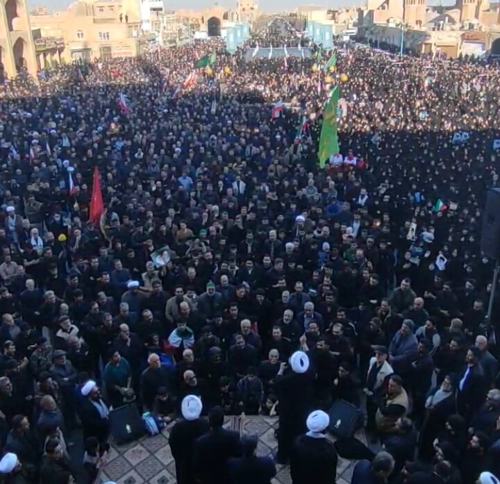 فیلم| خروش عزاداران یزدی پس از شنیدن خبر شهادت امام خامنه ای