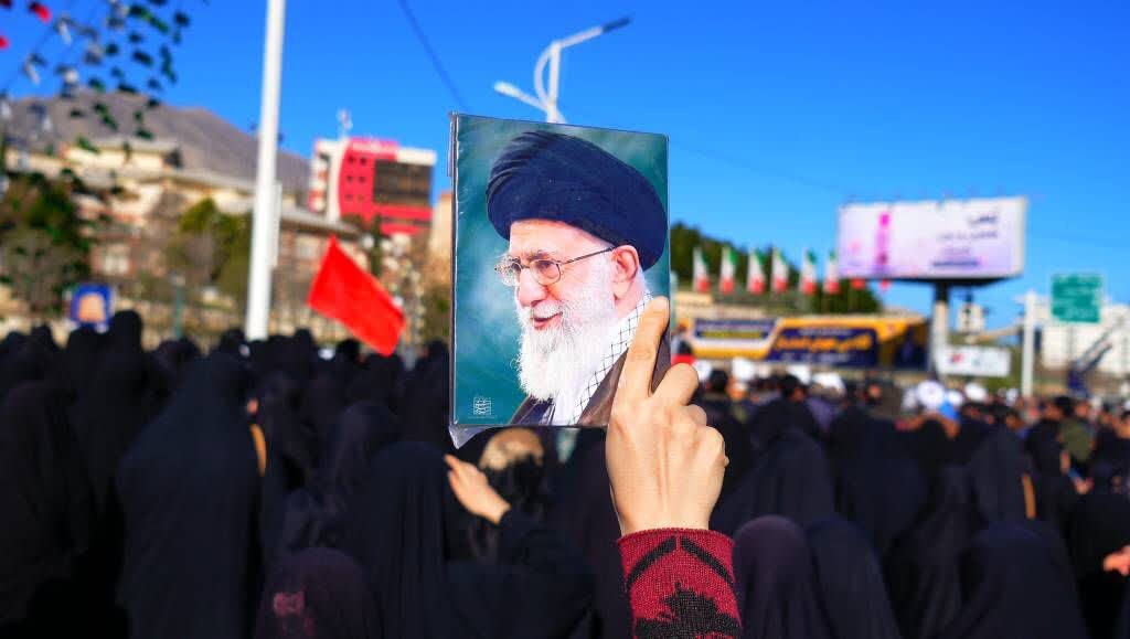 راهی که شهید امام خامنه‌ای با خونشان آبیاری کردند هرگز متوقف نمی‌شود