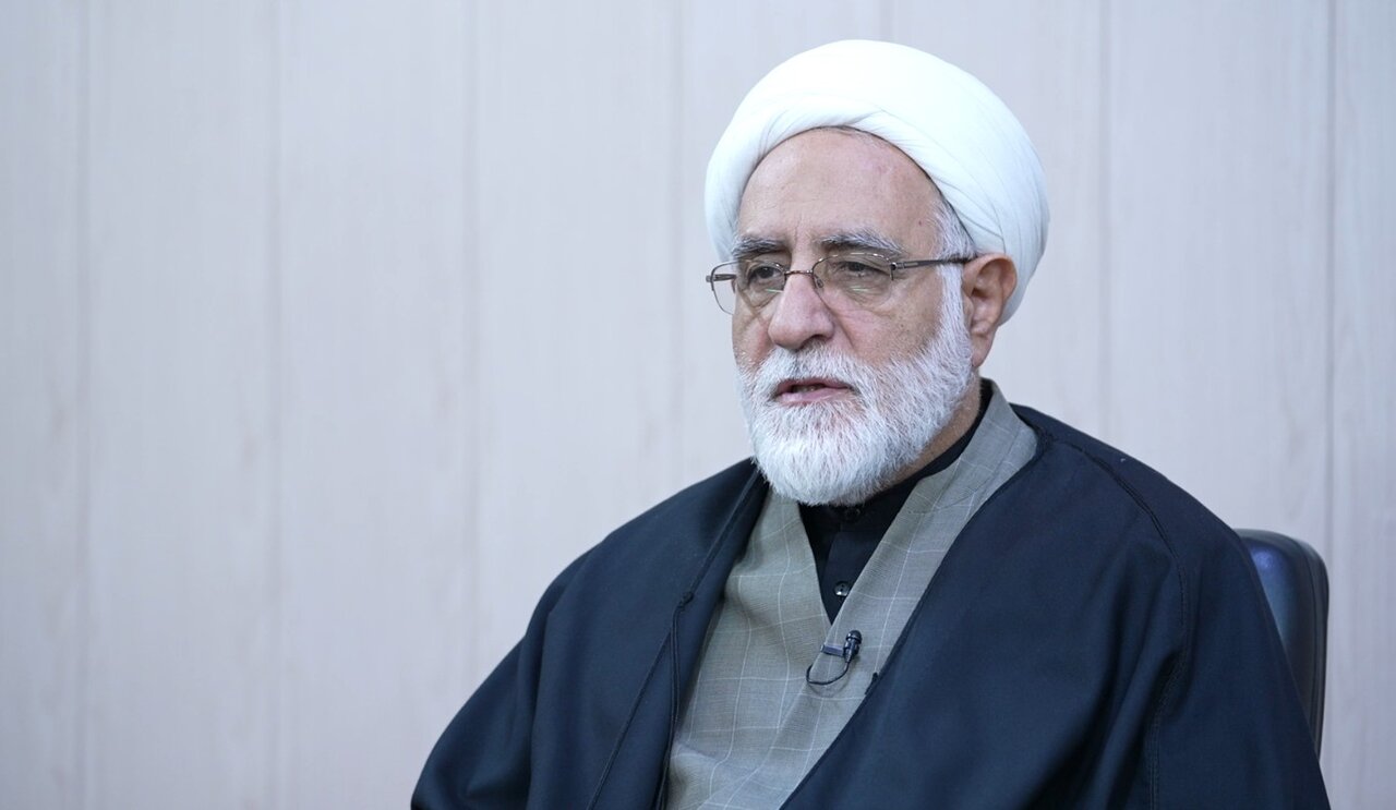 ملت ایران «ملت امام حسین(ع)» است / امت اسلامی دچار تزلزل و عقب نشینی نمی‌شود