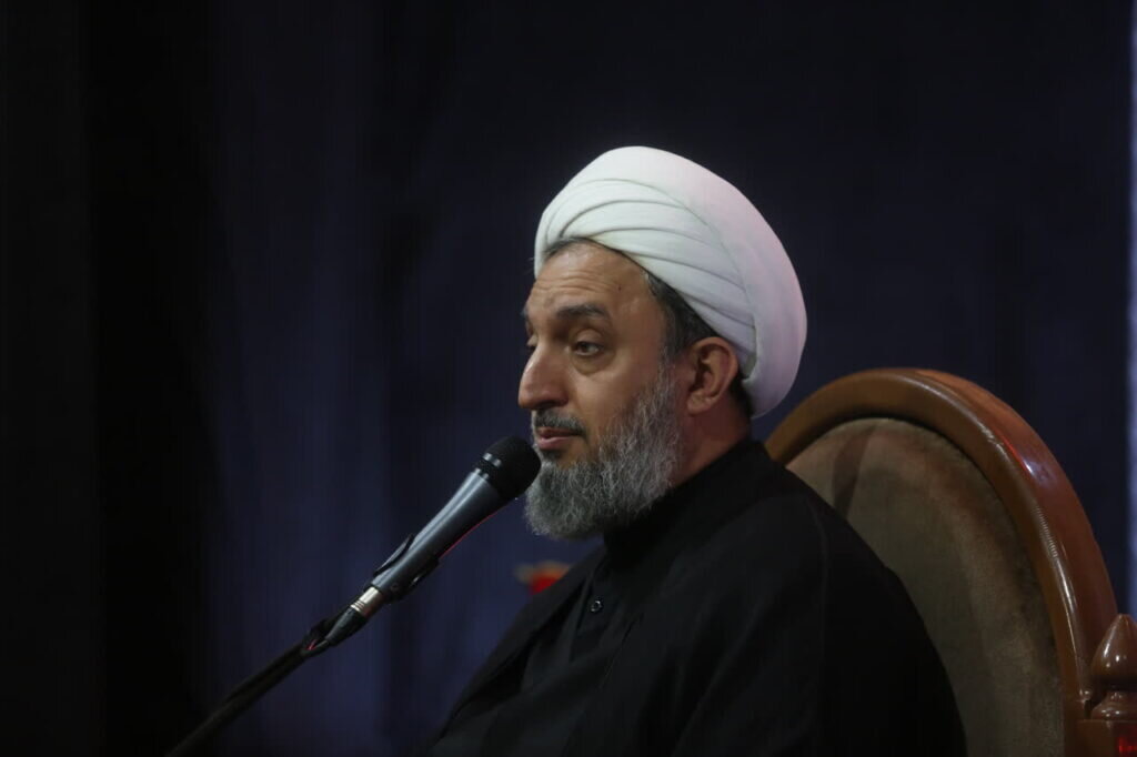 مراقب باشیم خائنان جنگ برنده را به جنگ بازنده تبدیل نکنند