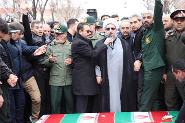 کلیپ | اقامه نماز بر پیکر شهدای اقتدار آذربایجان شرقی