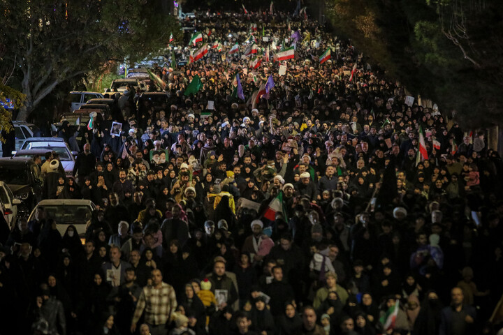 تصاویر/ تجمع سوگواران مردم قم در پی شهادت رهبر معظم انقلاب