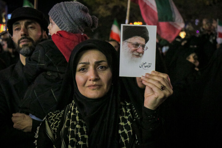 تصاویر/ تجمع سوگواران مردم قم در پی شهادت رهبر معظم انقلاب