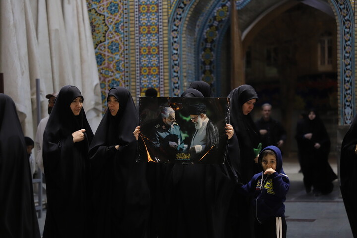 حال و هوای حرم در روز شهادت امام خامنه ای