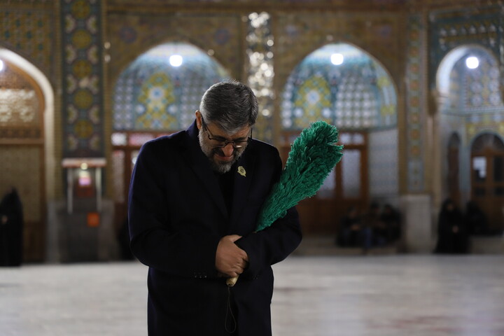 حال و هوای حرم در روز شهادت امام خامنه ای