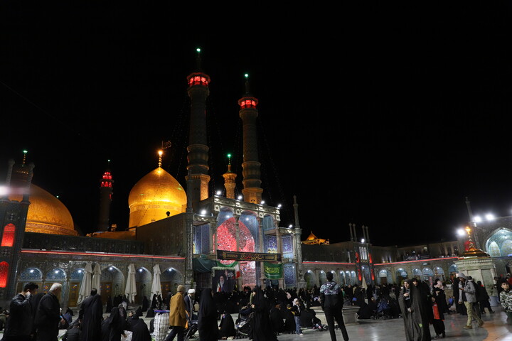 حال و هوای حرم در روز شهادت امام خامنه ای