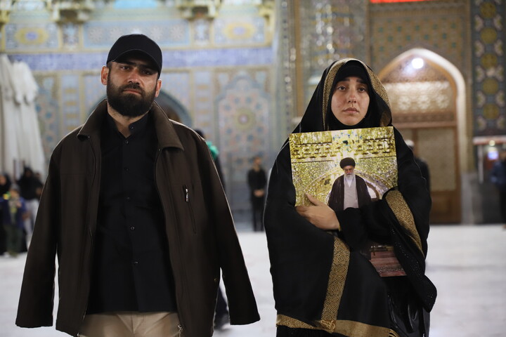 حال و هوای حرم در روز شهادت امام خامنه ای