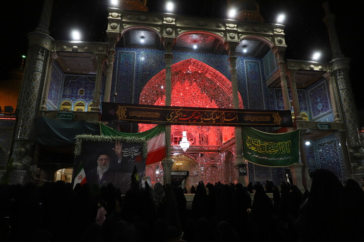 حال و هوای حرم در روز شهادت امام خامنه ای