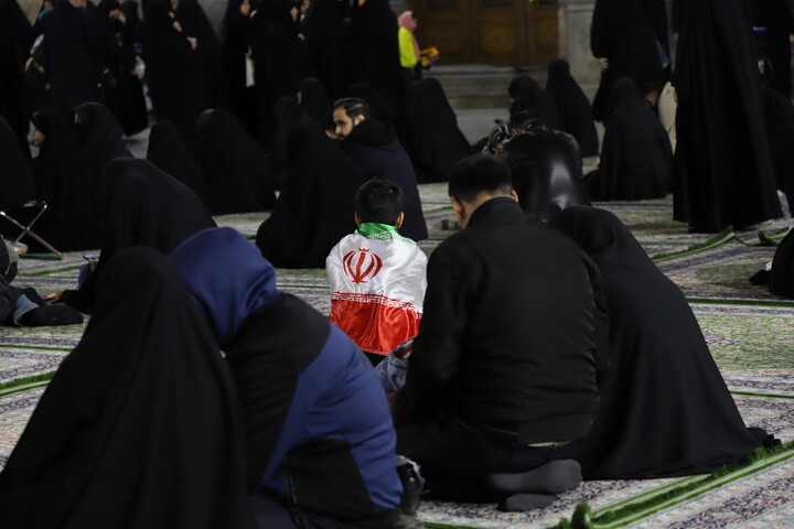 حال و هوای حرم در روز شهادت امام خامنه ای