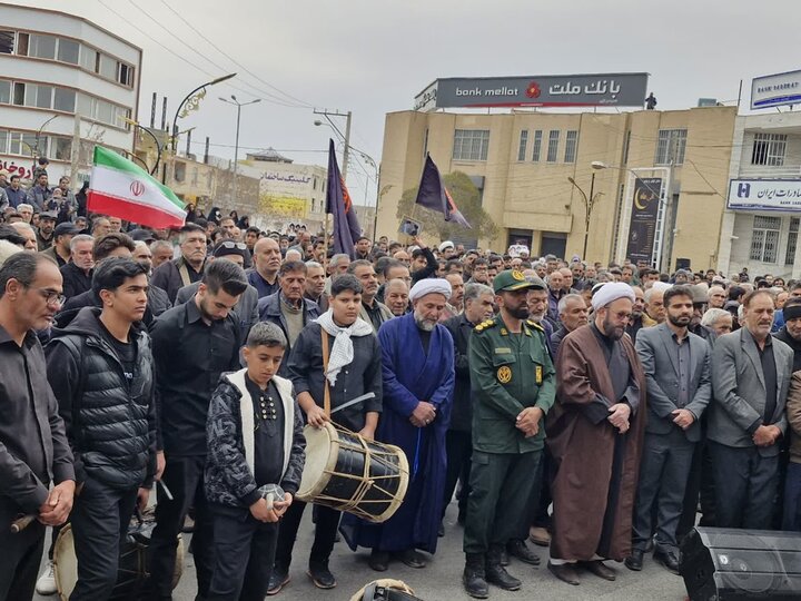 تصاویر/ مردم بردسیر در سوگ امام شهید