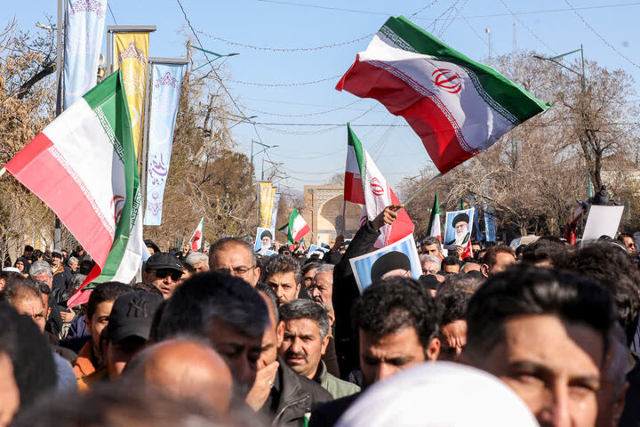 تصاویر / اجتماع مردم استان قزوین در پی  شهادت  امام خامنه ای