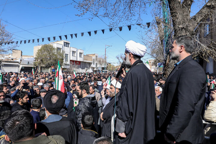 تصاویر / اجتماع مردم استان قزوین در پی  شهادت  امام خامنه ای