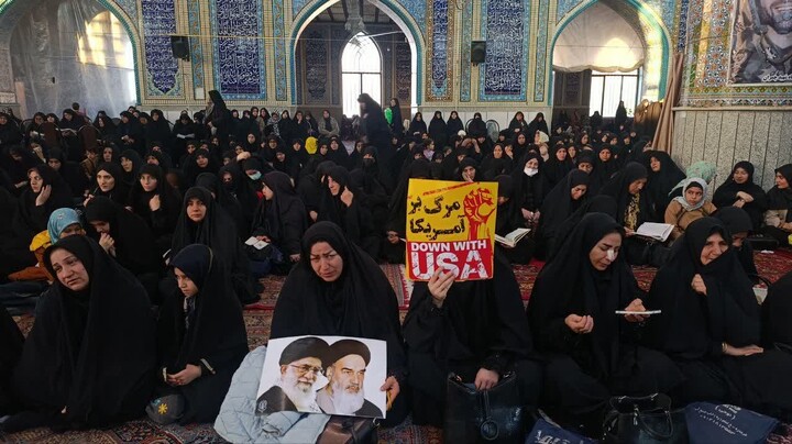 تصاویر / محفل قرآنی و مراسم شام شهادت امام خامنه ای در خرمدره