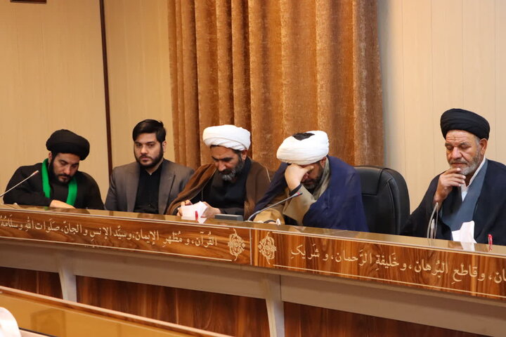 تصاویر/ جلسات هماهنگی ستاد مردمی و روحانیون بزرگداشت شهادت امام خامنه ای در بافق