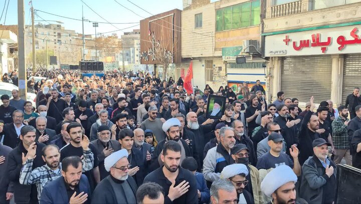 برافراشته شدن پرچم عزا و تجمع مردم پاکدشت به مناسبت شهادت رهبر معظم انقلاب