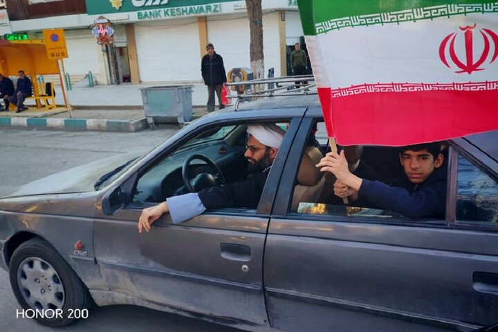 تصاویر / تجلی حضور طلاب کرمانشاهی در حمایت از نظام اسلامی