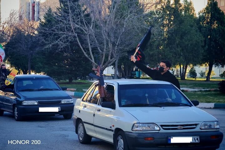 تصاویر / تجلی حضور طلاب کرمانشاهی در حمایت از نظام اسلامی