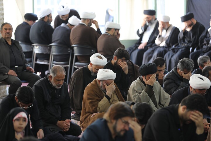 تصاویر/ اولین روز اقامه عزای سیدالشهدای انقلاب در حوزه علمیه استان یزد