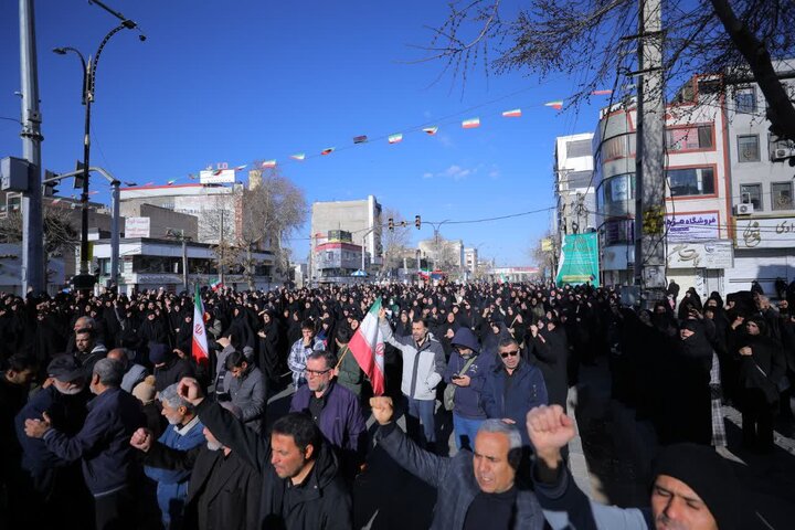 تصاویر/ اجتماع مردم ولایتمدار ساوجبلاغ در سوگ رهبر معظم انقلاب