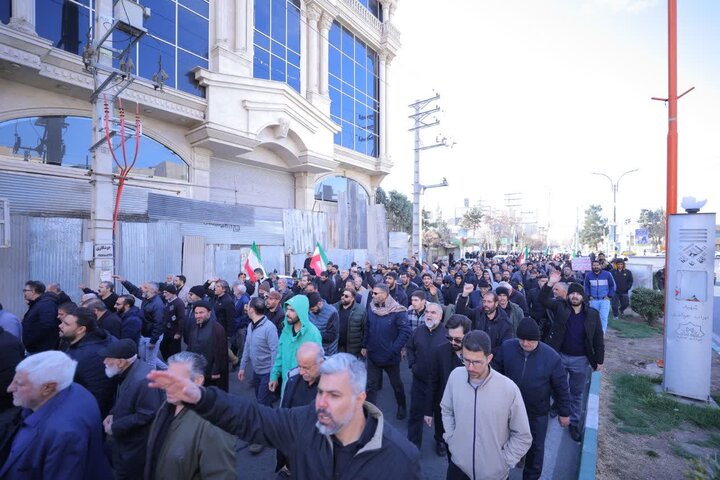تصاویر/ اجتماع مردم ولایتمدار ساوجبلاغ در سوگ رهبر معظم انقلاب