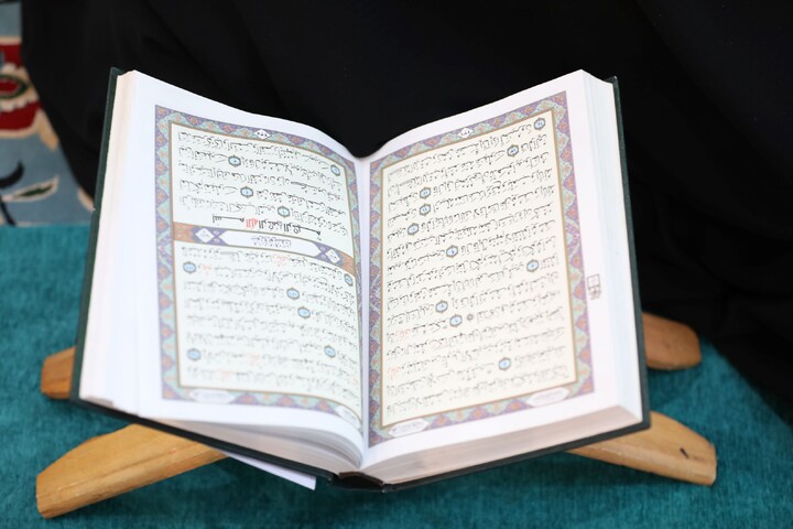 تصاویر/ آیین ترتیل خوانی قرآن کریم در امامزاده سید جعفر(ع) محمد استان یزد