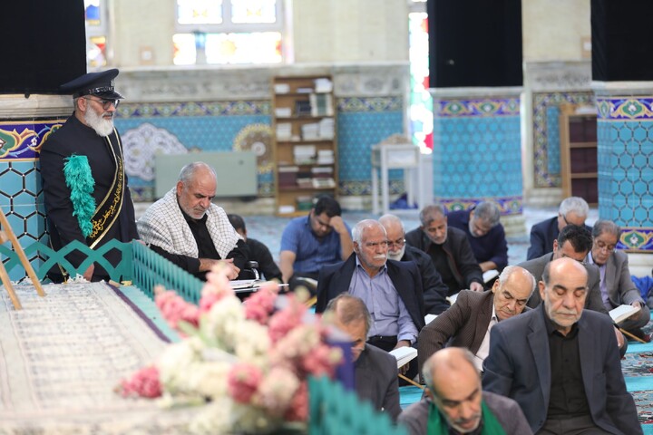تصاویر/ آیین ترتیل خوانی قرآن کریم در امامزاده سید جعفر(ع) محمد استان یزد