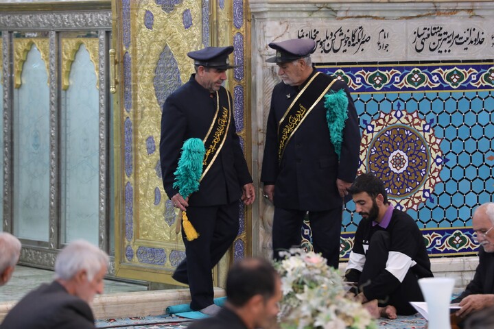 تصاویر/ آیین ترتیل خوانی قرآن کریم در امامزاده سید جعفر(ع) محمد استان یزد