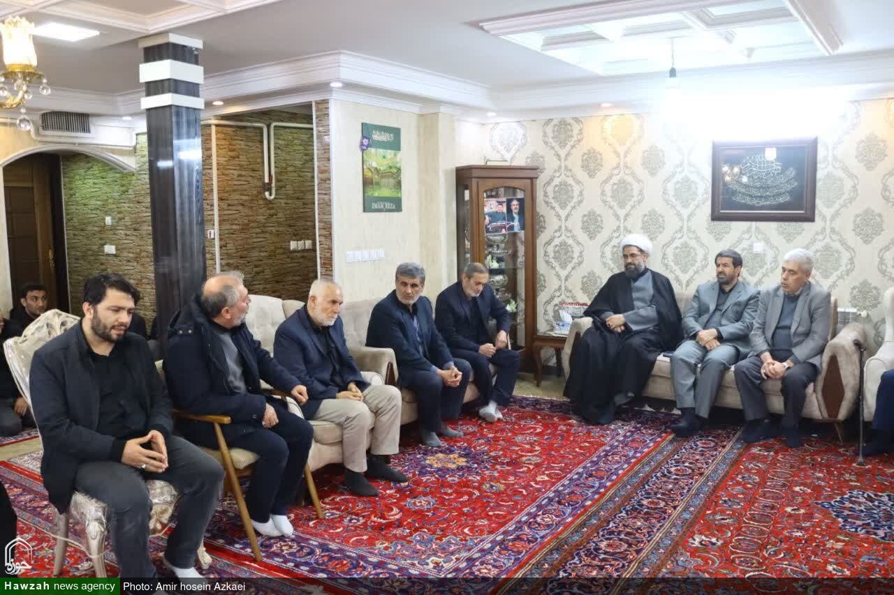 تکریم خانواده شهیدان محمدی با حضور نماینده ولی‌فقیه در استان