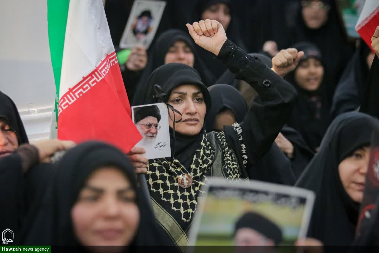 خروش شبانه امت حزب الله در جای جای شهر مقدس قم