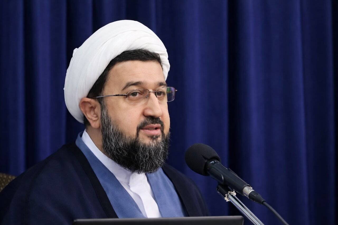 نخبگان و خواص جامعه به تقویت فضای آرامش و امید در جامعه کمک کنند