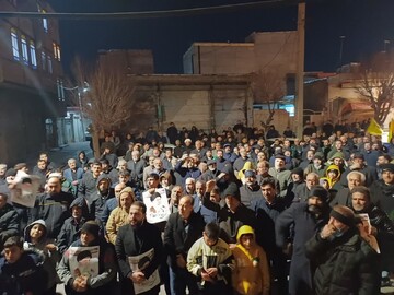 فیلم | عزاداری مردم یاسوج در بلوار باهنر و فلکه شهید حسین فهمیده