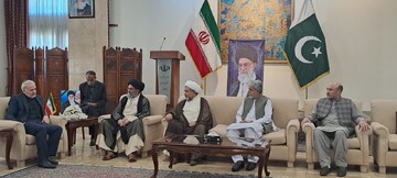 استکبار جهانی از زندگی مدبّرانه و انقلابی رهبر معظم  انقلاب اسلامی هراس داشت