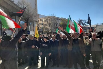 تصاویر/ اجتماع و راهپیمایی خود جوش عزاداران امام خامنه ای در کرمانشاه