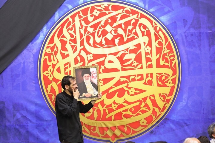تصاویر/ وداع با پیکر مطهر ۸ شهید قمی جنگ تحمیلی آمریکایی صهیونی در حرم حضرت معصومه (س)