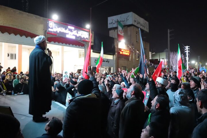 تصاویر/ تجمع ولایی و پرشور مردم اسلامشهر در خونخواهی رهبر معظم انقلاب