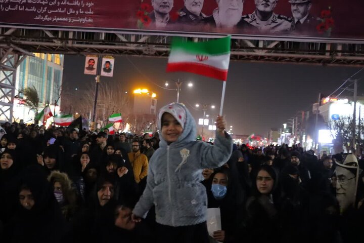تصاویر/ تجمع ولایی و پرشور مردم اسلامشهر در خونخواهی رهبر معظم انقلاب