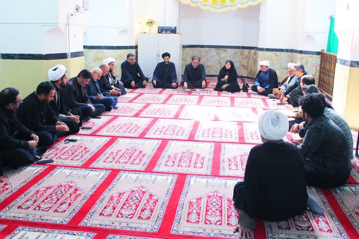 تصاویر/ نشست هماهنگی امام جمعه اردکان با ستادهای مردمی مراسم امام شهید