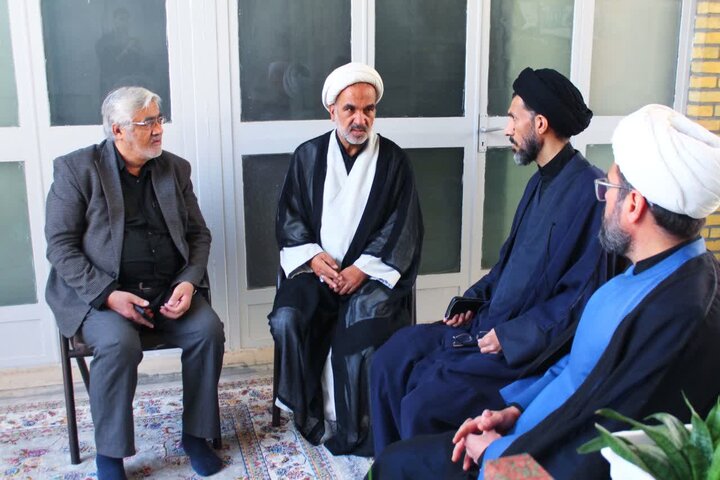 تصاویر/ نشست هماهنگی امام جمعه اردکان با ستادهای مردمی مراسم امام شهید