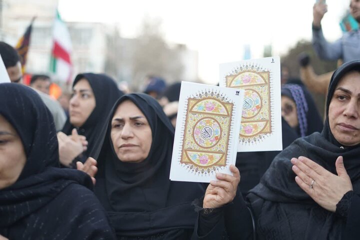 تصاویر/اجتماع و راهپیمایی عزاداران امام خامنه ای در خرم آباد