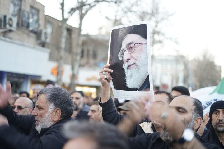 تصاویر/اجتماع و راهپیمایی عزاداران امام خامنه ای در خرم آباد
